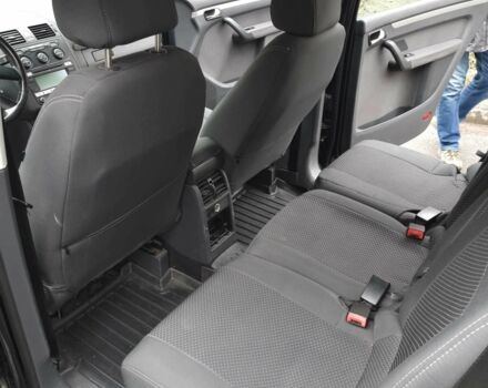 Черный Фольксваген Туран, объемом двигателя 1.4 л и пробегом 239 тыс. км за 5700 $, фото 10 на Automoto.ua