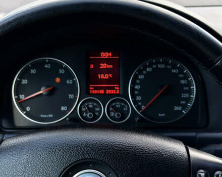 Черный Фольксваген Туран, объемом двигателя 1.6 л и пробегом 190 тыс. км за 6999 $, фото 83 на Automoto.ua