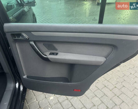 Черный Фольксваген Туран, объемом двигателя 1.9 л и пробегом 246 тыс. км за 7800 $, фото 19 на Automoto.ua