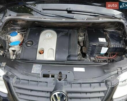 Черный Фольксваген Туран, объемом двигателя 1.6 л и пробегом 240 тыс. км за 5700 $, фото 10 на Automoto.ua