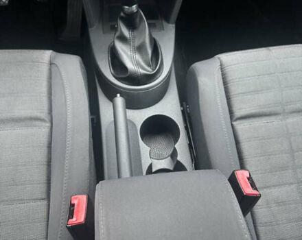 Черный Фольксваген Туран, объемом двигателя 1.9 л и пробегом 246 тыс. км за 7800 $, фото 9 на Automoto.ua