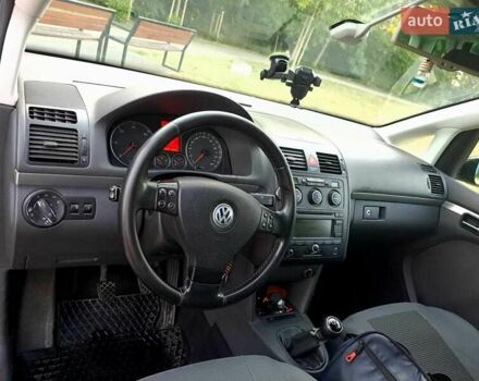 Чорний Фольксваген Туран, об'ємом двигуна 1.97 л та пробігом 291 тис. км за 7000 $, фото 5 на Automoto.ua