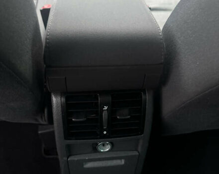 Черный Фольксваген Туран, объемом двигателя 1.9 л и пробегом 246 тыс. км за 7800 $, фото 10 на Automoto.ua