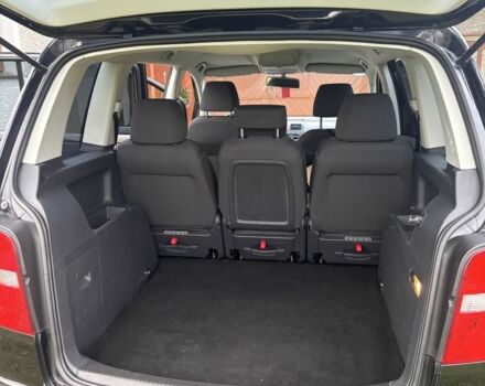 Чорний Фольксваген Туран, об'ємом двигуна 1.6 л та пробігом 207 тис. км за 7000 $, фото 7 на Automoto.ua