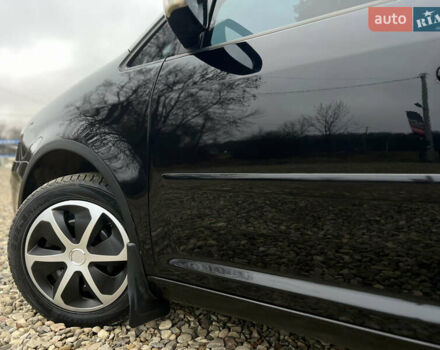 Черный Фольксваген Туран, объемом двигателя 1.9 л и пробегом 285 тыс. км за 6200 $, фото 3 на Automoto.ua