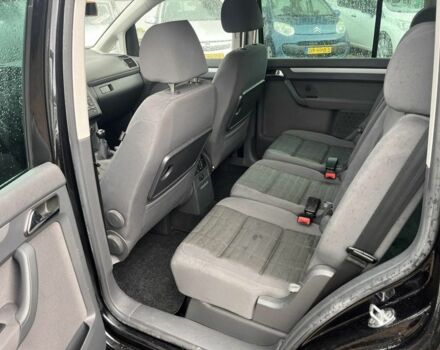 Черный Фольксваген Туран, объемом двигателя 1.6 л и пробегом 280 тыс. км за 6500 $, фото 5 на Automoto.ua