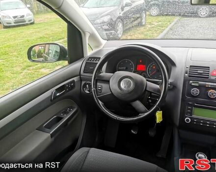 Черный Фольксваген Туран, объемом двигателя 2 л и пробегом 211 тыс. км за 2200 $, фото 8 на Automoto.ua