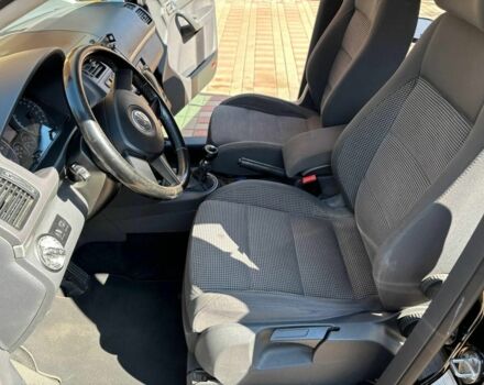 Черный Фольксваген Туран, объемом двигателя 0 л и пробегом 300 тыс. км за 6700 $, фото 4 на Automoto.ua