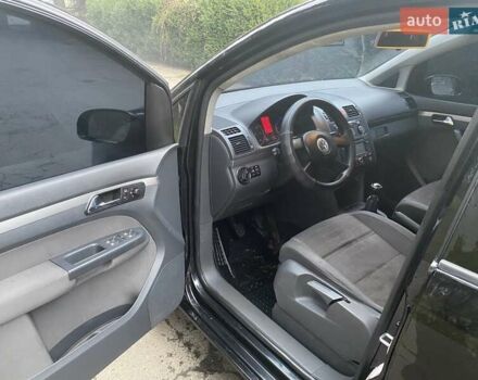 Чорний Фольксваген Туран, об'ємом двигуна 1.9 л та пробігом 390 тис. км за 6500 $, фото 7 на Automoto.ua