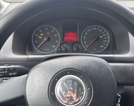 Черный Фольксваген Туран, объемом двигателя 1.6 л и пробегом 207 тыс. км за 7000 $, фото 5 на Automoto.ua