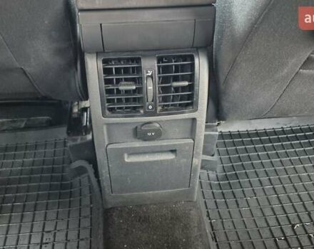 Черный Фольксваген Туран, объемом двигателя 1.39 л и пробегом 278 тыс. км за 5200 $, фото 11 на Automoto.ua