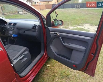 Черный Фольксваген Туран, объемом двигателя 1.6 л и пробегом 261 тыс. км за 4999 $, фото 31 на Automoto.ua