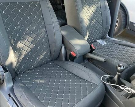 Черный Фольксваген Туран, объемом двигателя 1.97 л и пробегом 292 тыс. км за 6500 $, фото 6 на Automoto.ua