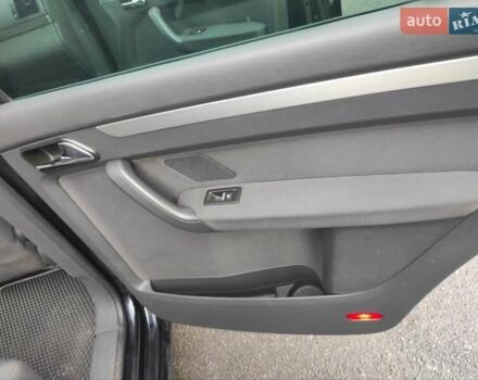 Черный Фольксваген Туран, объемом двигателя 2 л и пробегом 301 тыс. км за 6700 $, фото 4 на Automoto.ua