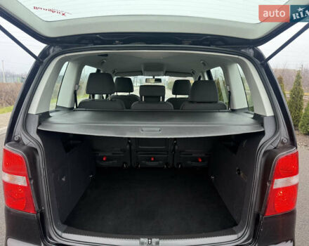 Чорний Фольксваген Туран, об'ємом двигуна 1.6 л та пробігом 220 тис. км за 6200 $, фото 24 на Automoto.ua