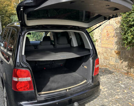 Черный Фольксваген Туран, объемом двигателя 2 л и пробегом 281 тыс. км за 5199 $, фото 7 на Automoto.ua