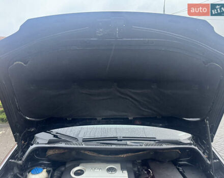 Черный Фольксваген Туран, объемом двигателя 1.9 л и пробегом 246 тыс. км за 7800 $, фото 26 на Automoto.ua