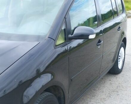 Черный Фольксваген Туран, объемом двигателя 2 л и пробегом 400 тыс. км за 3300 $, фото 5 на Automoto.ua