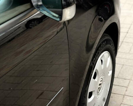 Черный Фольксваген Туран, объемом двигателя 1.6 л и пробегом 190 тыс. км за 6999 $, фото 55 на Automoto.ua