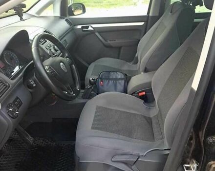 Чорний Фольксваген Туран, об'ємом двигуна 1.97 л та пробігом 291 тис. км за 7000 $, фото 4 на Automoto.ua