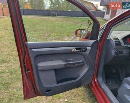 Черный Фольксваген Туран, объемом двигателя 1.6 л и пробегом 261 тыс. км за 4999 $, фото 30 на Automoto.ua