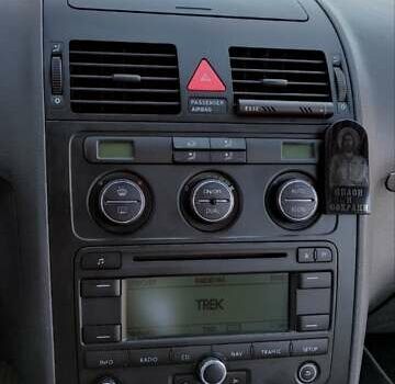 Черный Фольксваген Туран, объемом двигателя 1.6 л и пробегом 197 тыс. км за 5850 $, фото 8 на Automoto.ua