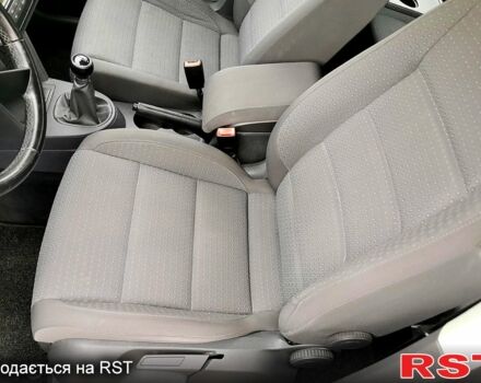 Черный Фольксваген Туран, объемом двигателя 2 л и пробегом 211 тыс. км за 2200 $, фото 7 на Automoto.ua