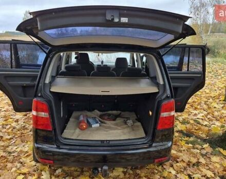 Черный Фольксваген Туран, объемом двигателя 1.39 л и пробегом 278 тыс. км за 5200 $, фото 8 на Automoto.ua