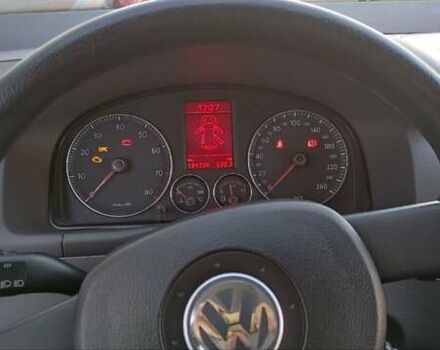 Черный Фольксваген Туран, объемом двигателя 1.6 л и пробегом 197 тыс. км за 5850 $, фото 9 на Automoto.ua