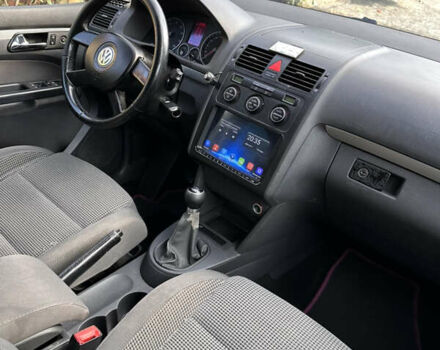 Черный Фольксваген Туран, объемом двигателя 2 л и пробегом 281 тыс. км за 5199 $, фото 13 на Automoto.ua