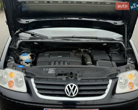 Чорний Фольксваген Туран, об'ємом двигуна 1.6 л та пробігом 220 тис. км за 6200 $, фото 27 на Automoto.ua