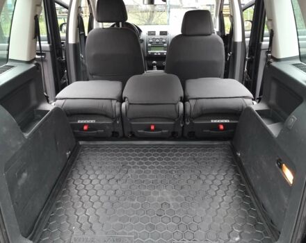 Черный Фольксваген Туран, объемом двигателя 1.4 л и пробегом 239 тыс. км за 5700 $, фото 11 на Automoto.ua