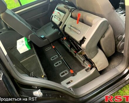 Черный Фольксваген Туран, объемом двигателя 2 л и пробегом 300 тыс. км за 4900 $, фото 7 на Automoto.ua