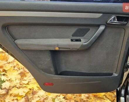 Черный Фольксваген Туран, объемом двигателя 1.39 л и пробегом 278 тыс. км за 5200 $, фото 19 на Automoto.ua