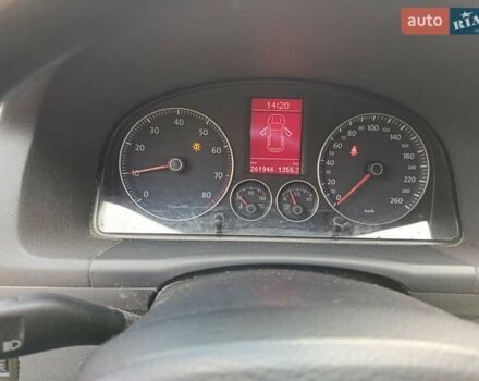 Черный Фольксваген Туран, объемом двигателя 1.6 л и пробегом 261 тыс. км за 4999 $, фото 32 на Automoto.ua