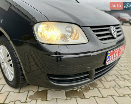 Черный Фольксваген Туран, объемом двигателя 1.6 л и пробегом 249 тыс. км за 5999 $, фото 50 на Automoto.ua