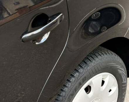 Черный Фольксваген Туран, объемом двигателя 1.6 л и пробегом 190 тыс. км за 6999 $, фото 54 на Automoto.ua