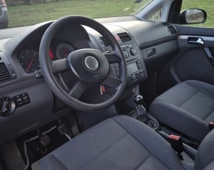 Черный Фольксваген Туран, объемом двигателя 1.9 л и пробегом 217 тыс. км за 2550 $, фото 6 на Automoto.ua