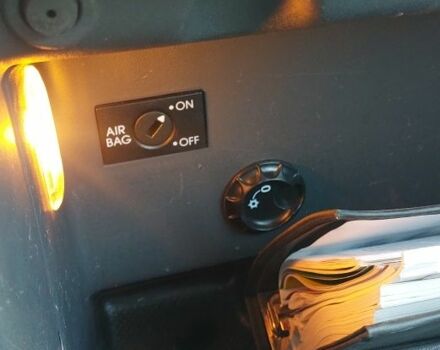 Черный Фольксваген Туран, объемом двигателя 1.6 л и пробегом 238 тыс. км за 5900 $, фото 19 на Automoto.ua