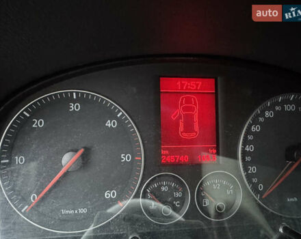 Черный Фольксваген Туран, объемом двигателя 1.9 л и пробегом 246 тыс. км за 7800 $, фото 12 на Automoto.ua
