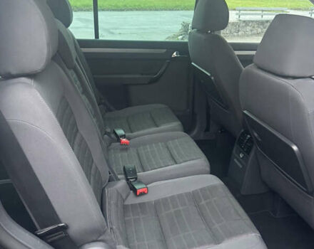 Черный Фольксваген Туран, объемом двигателя 1.9 л и пробегом 246 тыс. км за 7800 $, фото 16 на Automoto.ua