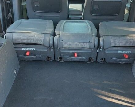 Черный Фольксваген Туран, объемом двигателя 1.6 л и пробегом 238 тыс. км за 5900 $, фото 16 на Automoto.ua