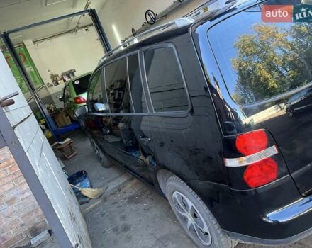 Черный Фольксваген Туран, объемом двигателя 1.97 л и пробегом 360 тыс. км за 7200 $, фото 5 на Automoto.ua