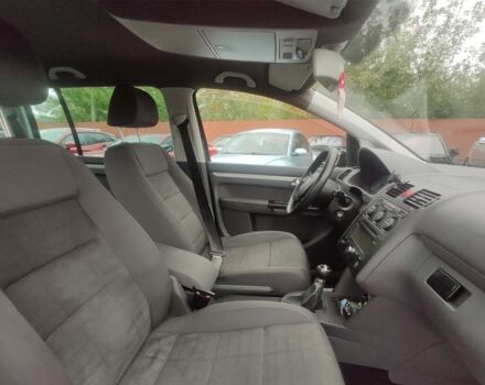 Черный Фольксваген Туран, объемом двигателя 1.6 л и пробегом 289 тыс. км за 5800 $, фото 19 на Automoto.ua