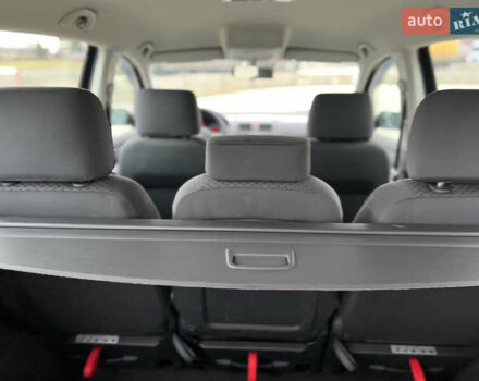 Черный Фольксваген Туран, объемом двигателя 1.6 л и пробегом 249 тыс. км за 5999 $, фото 85 на Automoto.ua