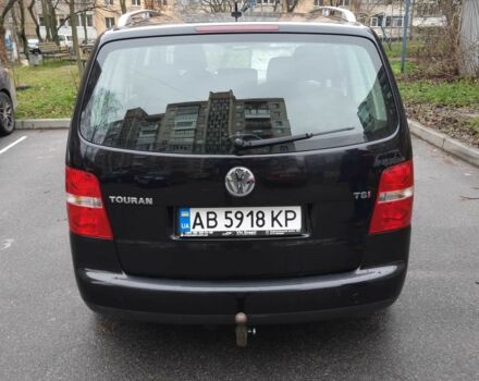 Черный Фольксваген Туран, объемом двигателя 1.4 л и пробегом 239 тыс. км за 5700 $, фото 4 на Automoto.ua