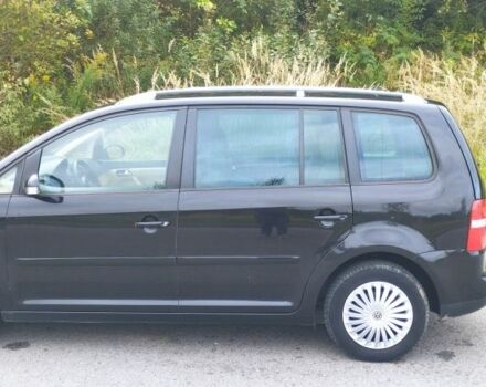 Черный Фольксваген Туран, объемом двигателя 2 л и пробегом 400 тыс. км за 3300 $, фото 4 на Automoto.ua