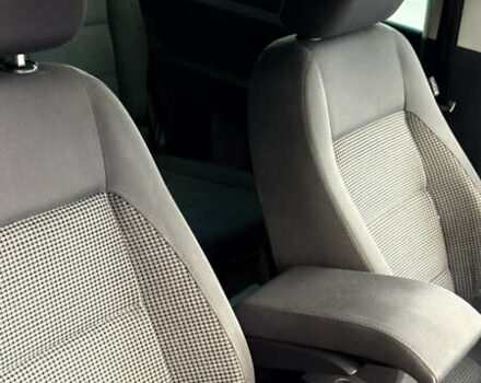 Черный Фольксваген Туран, объемом двигателя 1.6 л и пробегом 190 тыс. км за 6999 $, фото 37 на Automoto.ua