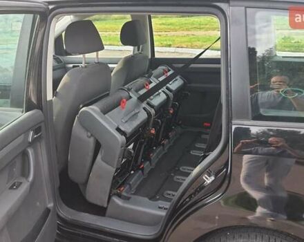 Черный Фольксваген Туран, объемом двигателя 1.6 л и пробегом 200 тыс. км за 5500 $, фото 13 на Automoto.ua