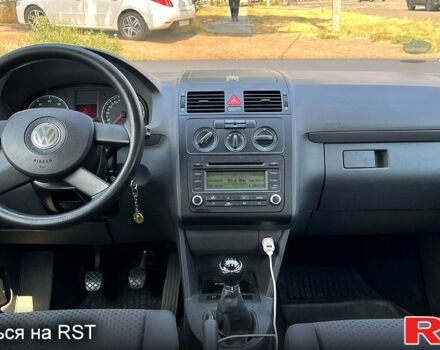Черный Фольксваген Туран, объемом двигателя 1.4 л и пробегом 293 тыс. км за 3400 $, фото 6 на Automoto.ua
